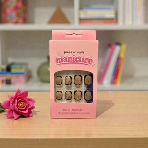 💅🏽 Press-On Nails Set | Black & Gold Glitter Design